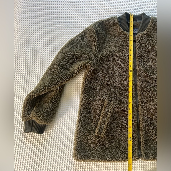 Abercrombie & Fitch Sherpa Full-Zip Oversized Bomber - Picture 7 of 16